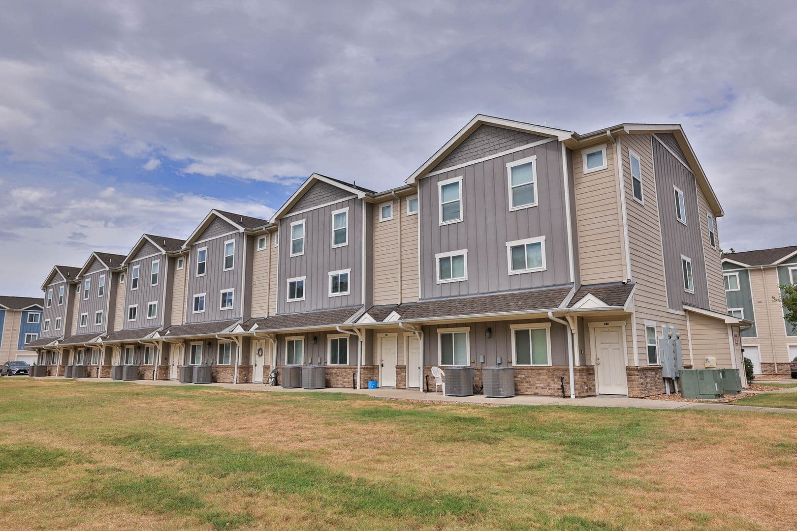 Spring House: 21155 Gosling Rd 46C