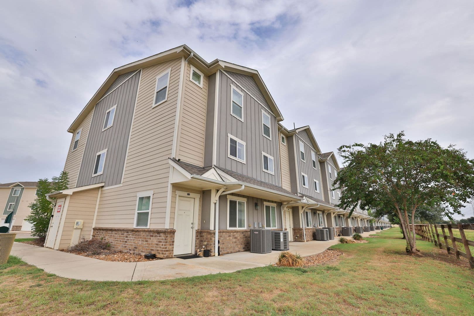 Spring House: 21155 Gosling Rd 14-D