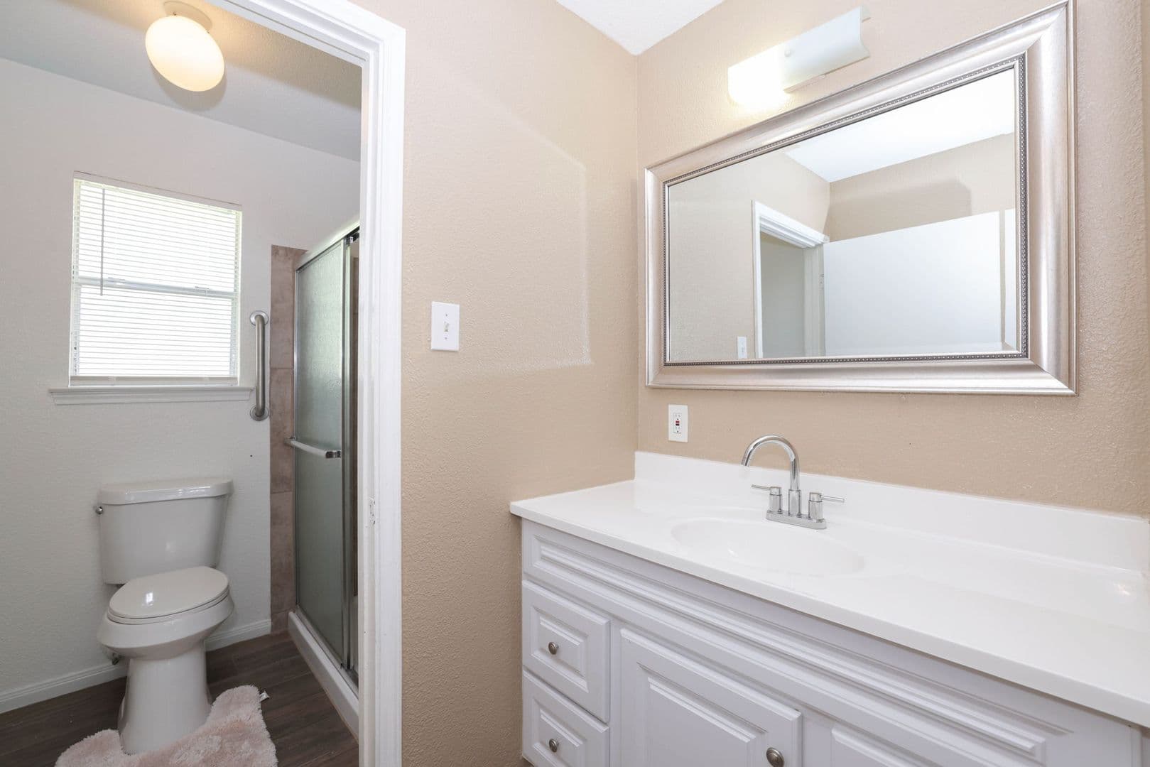 Houston House: 9815 Caballero Dr