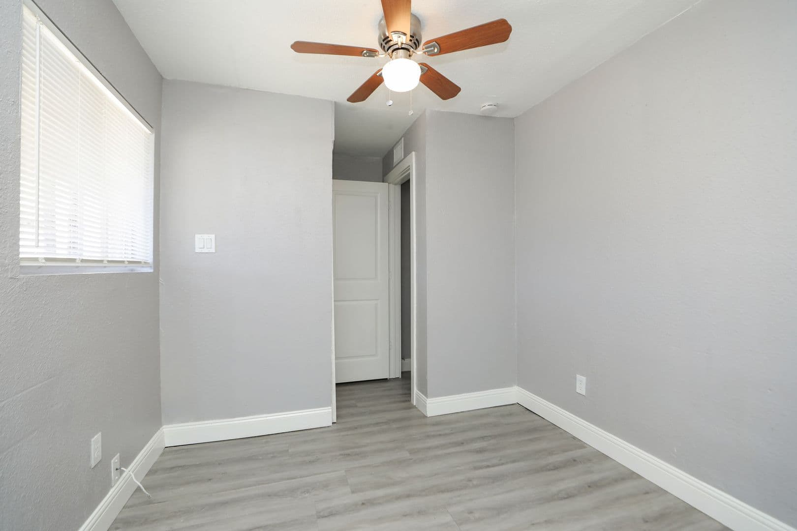 Houston House: 8127 Colonial Ln Unit 2