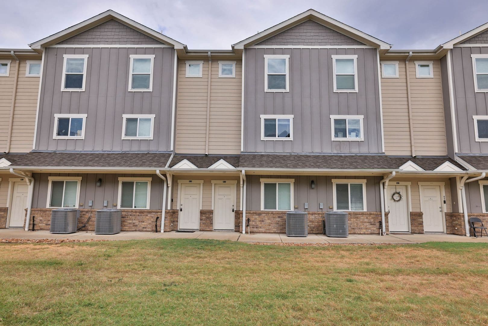 Spring House: 21155 Gosling Rd 46C