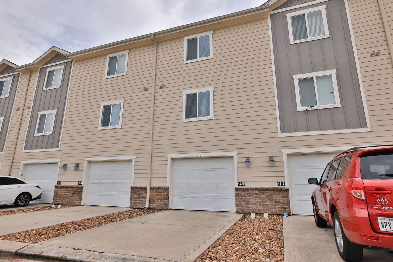 Spring House: 21155 Gosling Rd 14-D