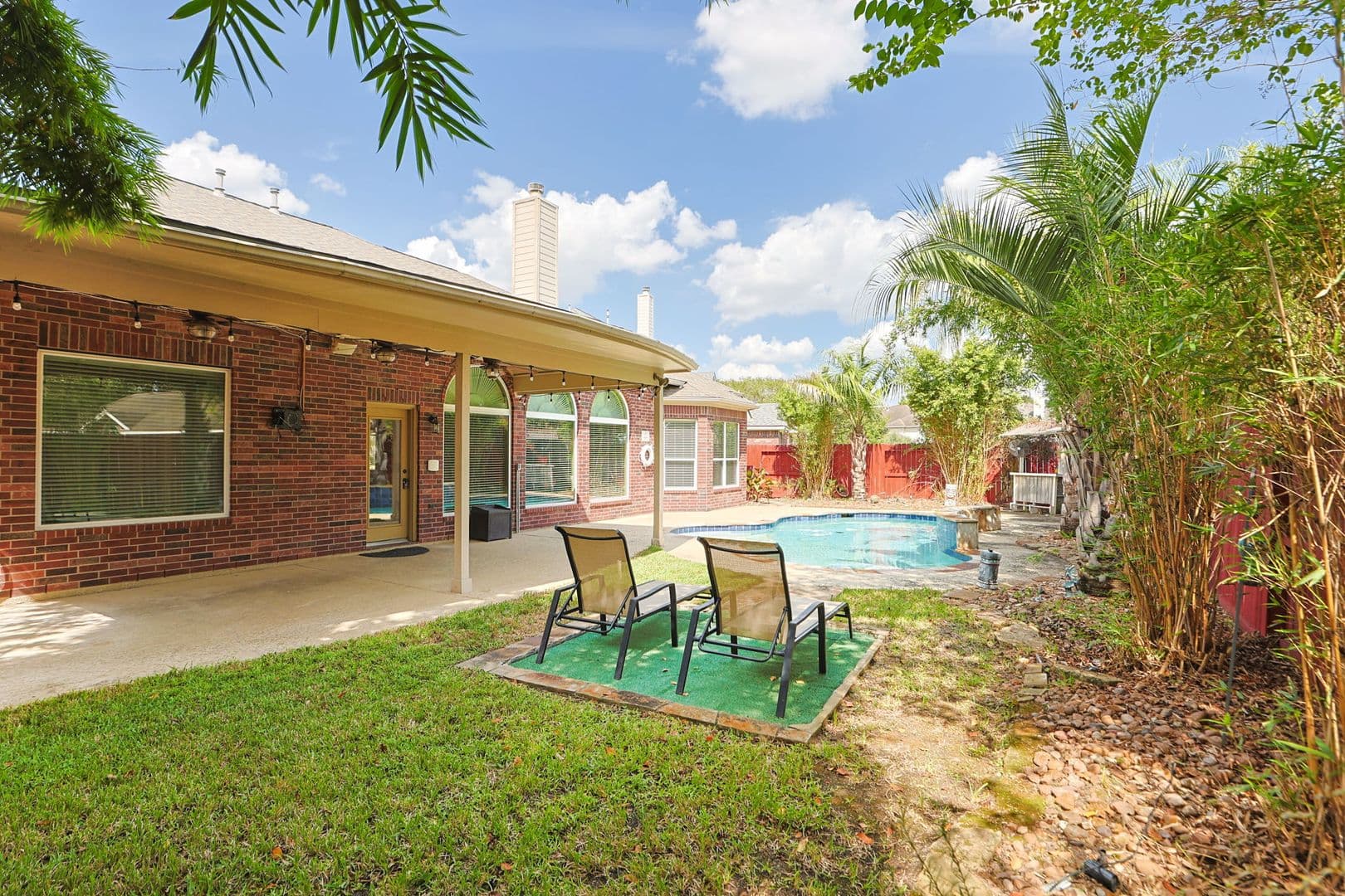 Katy House: 2215 Dorman Ct.