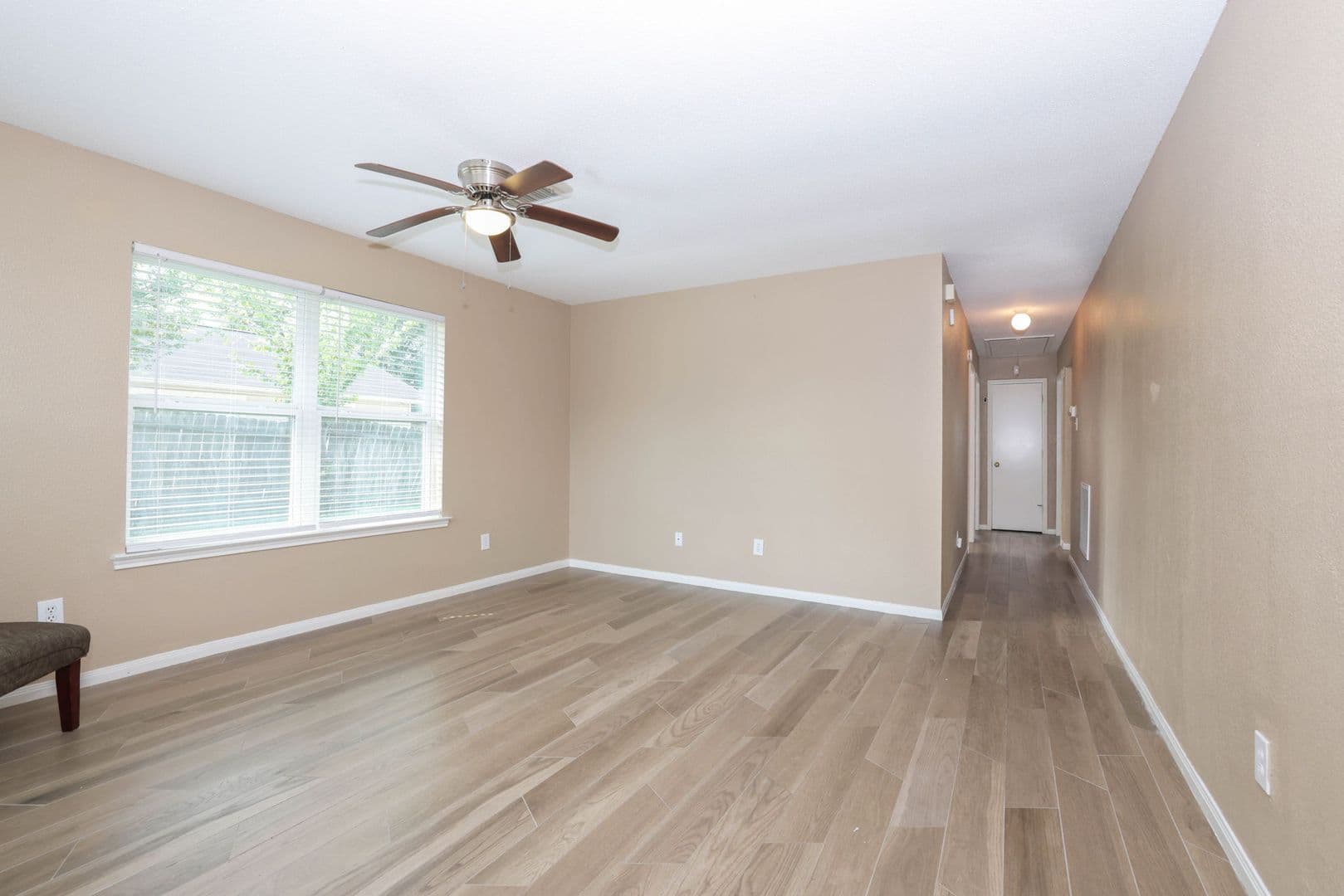 Houston House: 9815 Caballero Dr