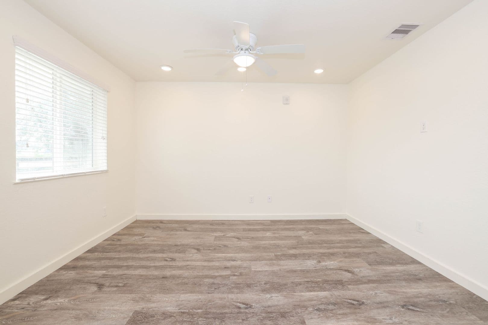 Spring House: 21155 Gosling Rd 14-D