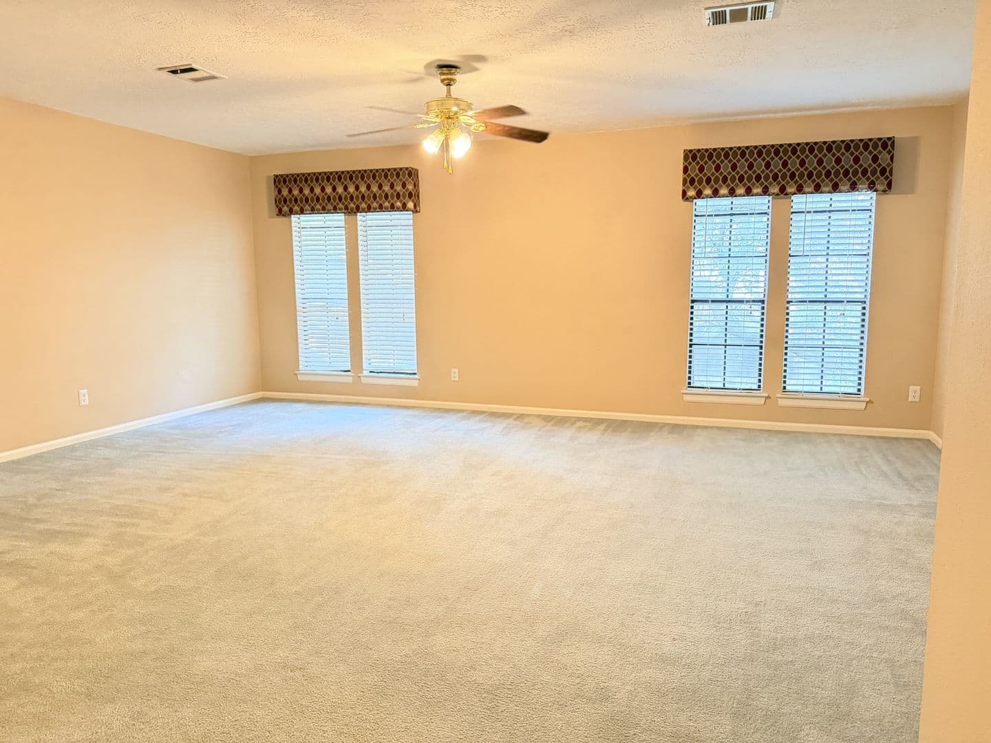 Houston House: 16042 Pinyon Creek Dr