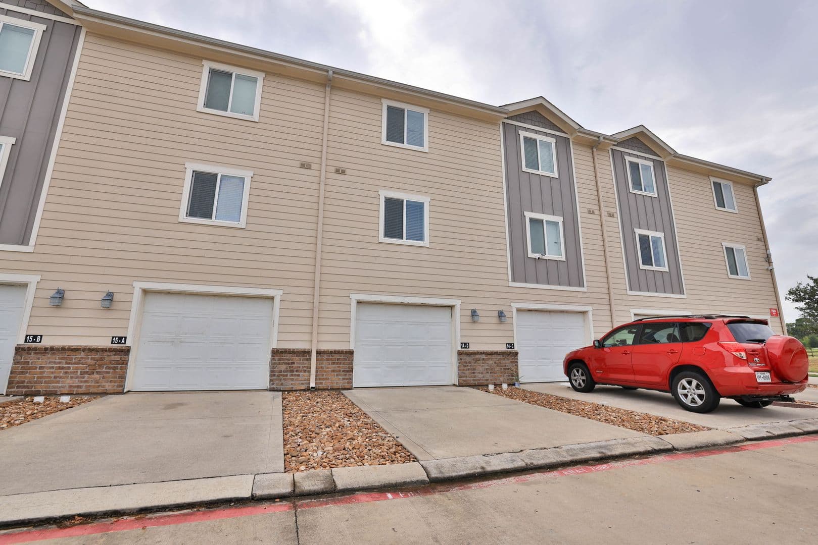 Spring House: 21155 Gosling Rd 14-D