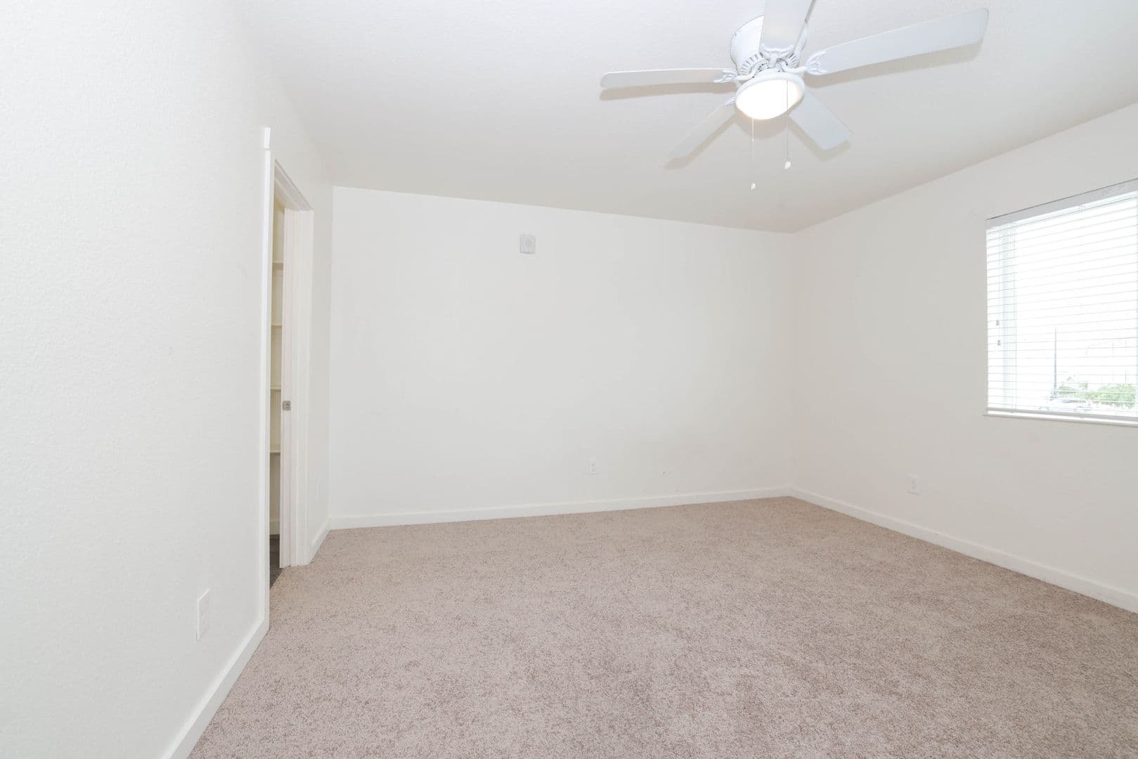 Spring House: 21155 Gosling Rd 14-D