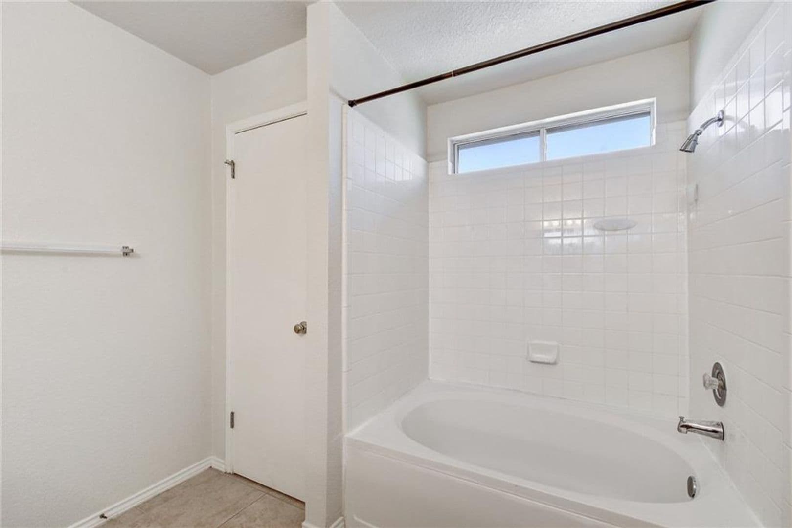 Kyle House: 205 Spring Branch Loop