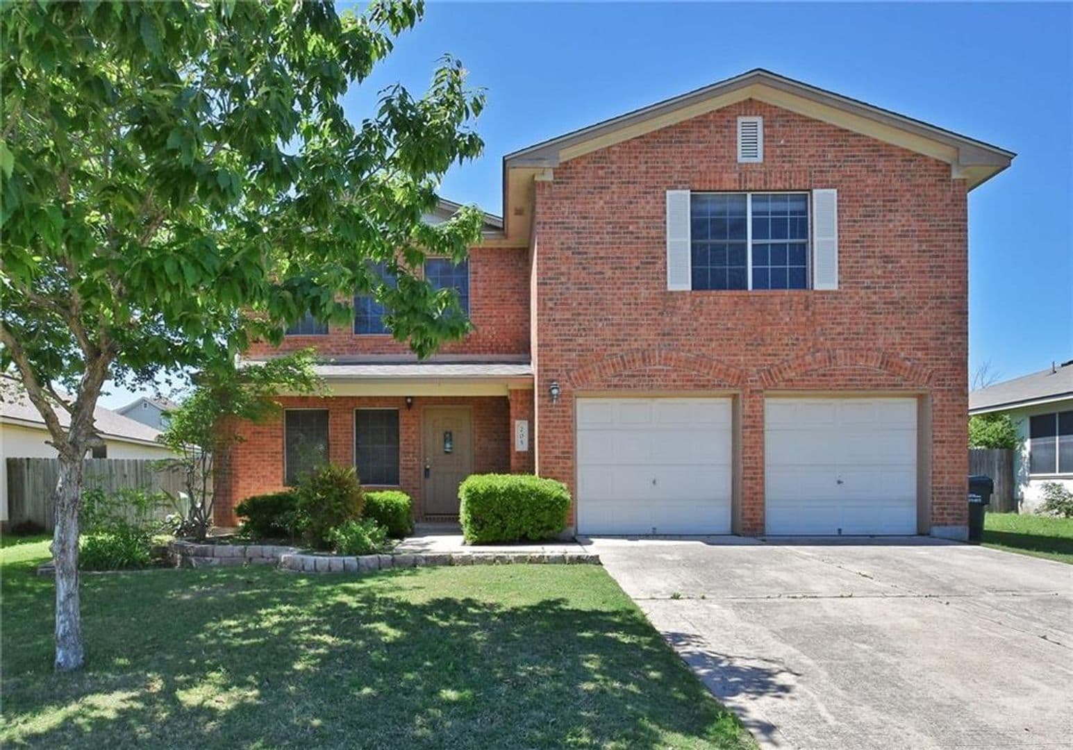 Kyle House: 205 Spring Branch Loop