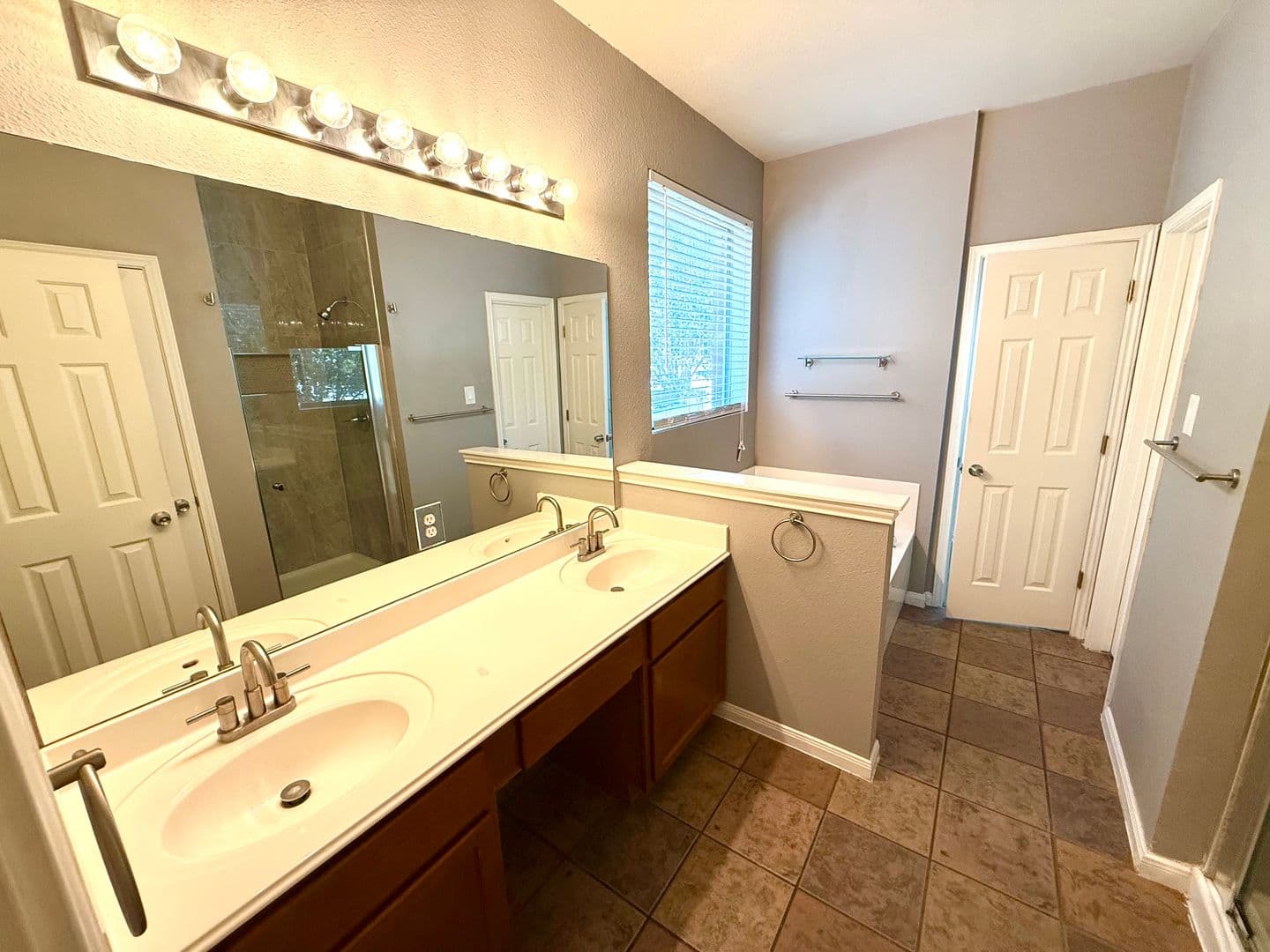 San Antonio House: 807 Windhurst
