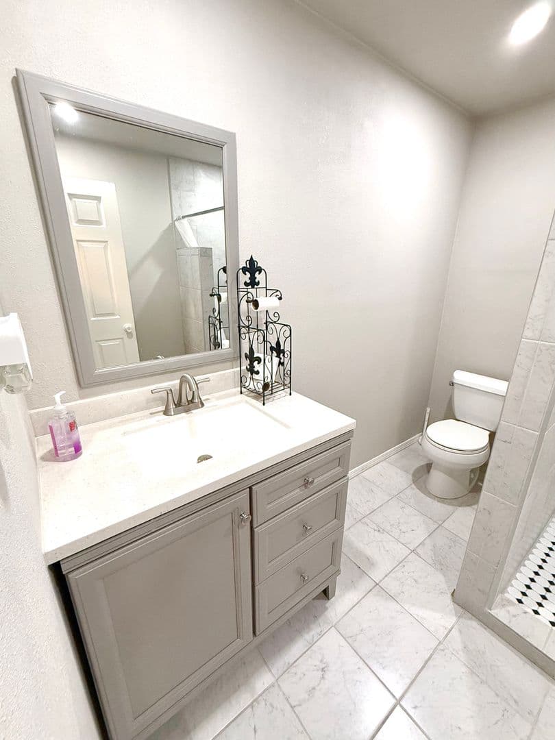 San Antonio House: 1820 W Southcross Blvd