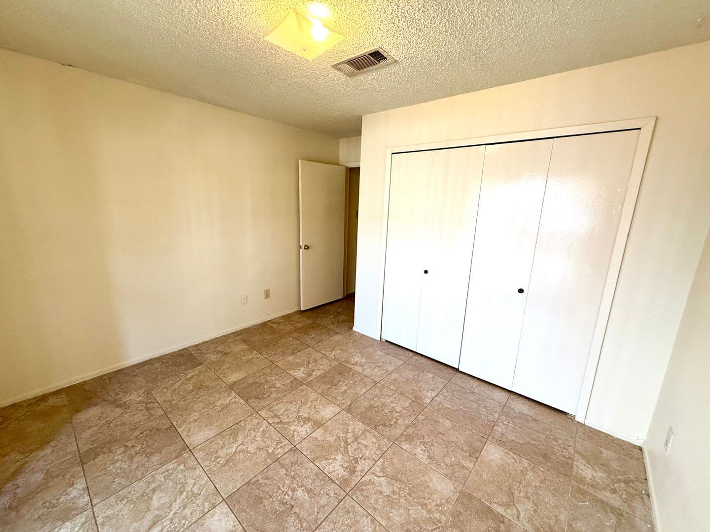 San Antonio House: 14343 Judson Rd APT 407