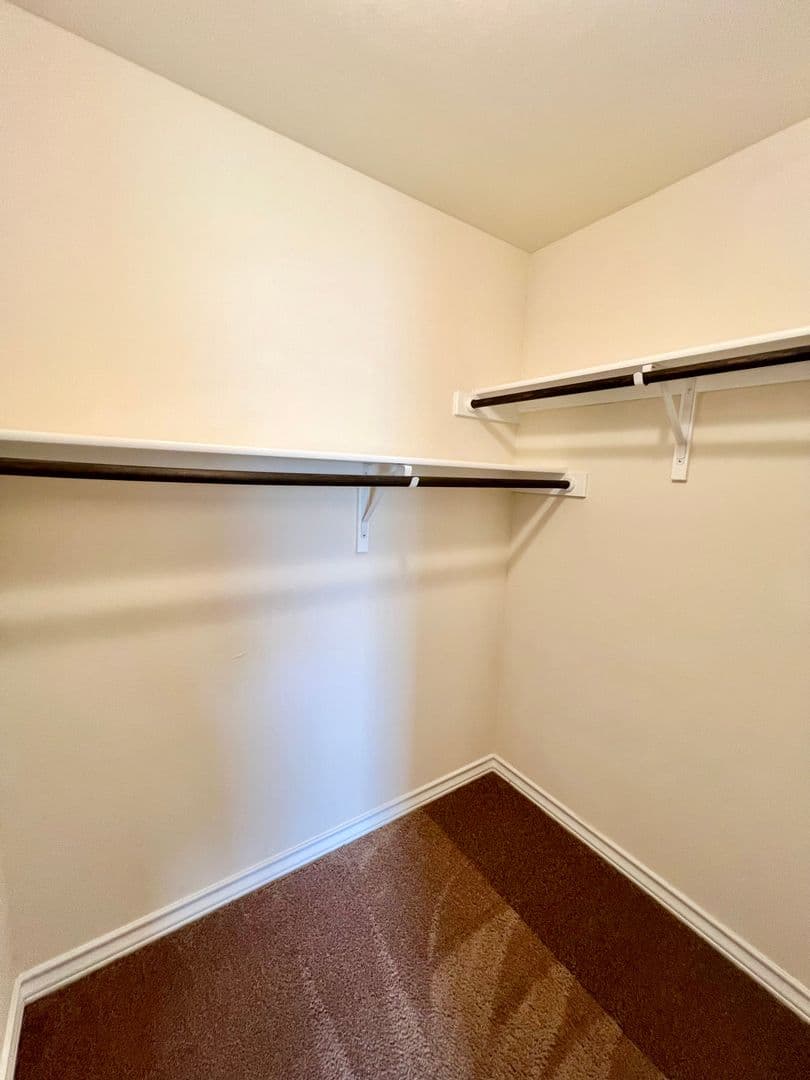 Universal City Apartment: 622 Meadow Arbor Lane