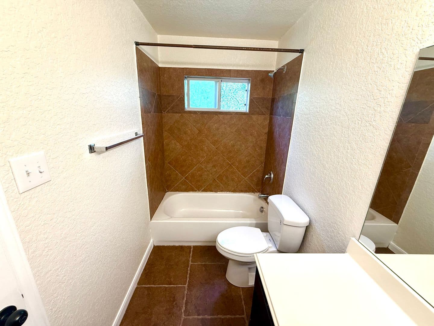 San Antonio House: 7418 Moss Brook #101