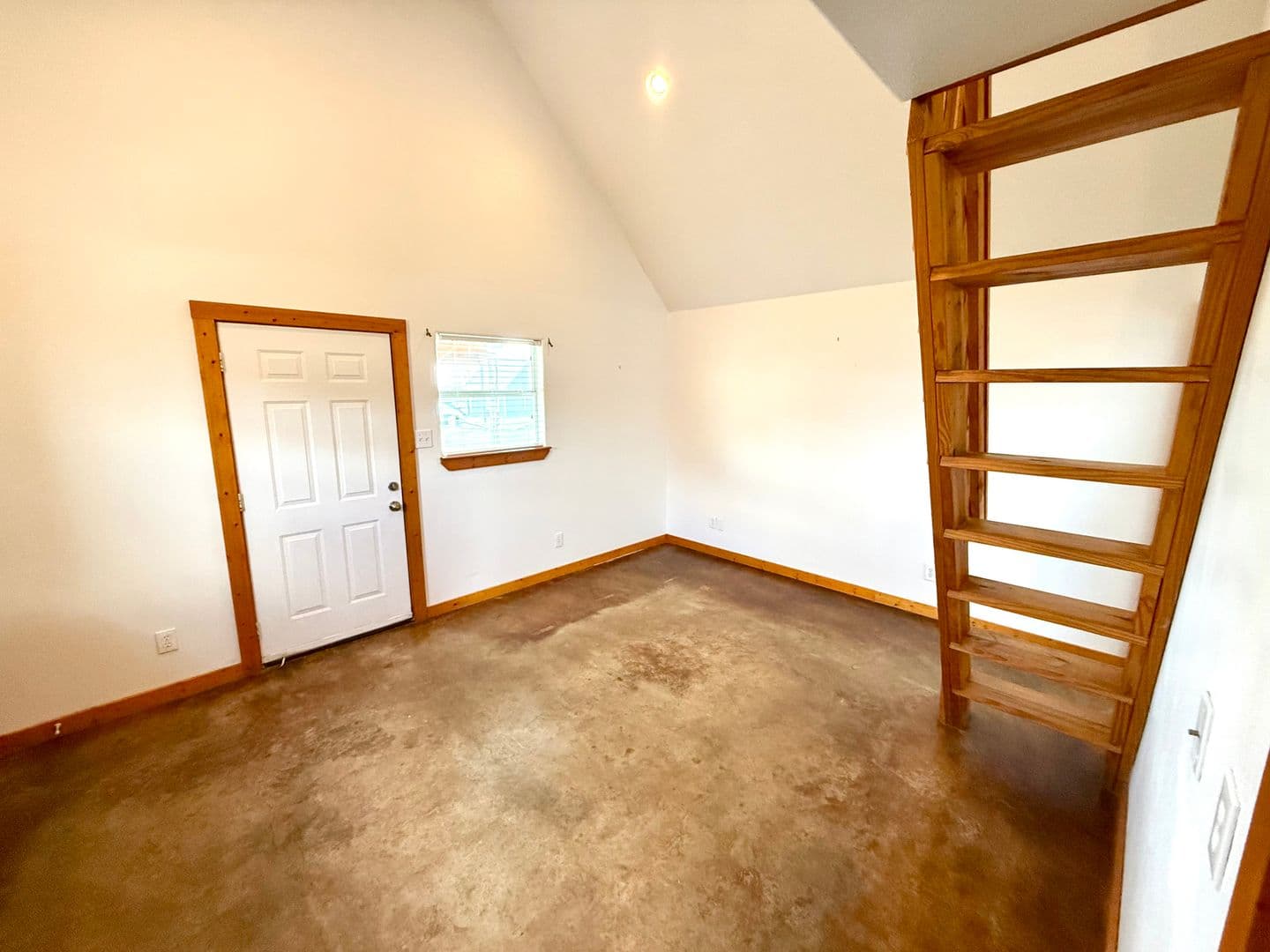 Floresville Apartment: 573 Texas 97