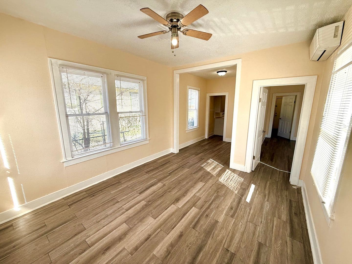 San Antonio House: 409 Canton