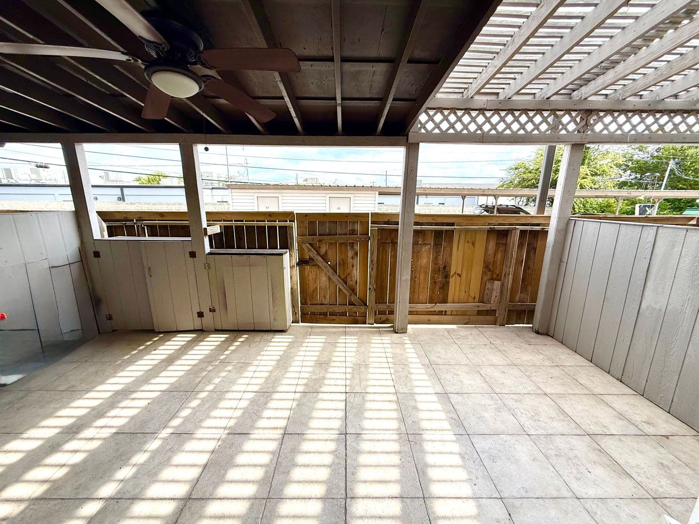 San Antonio House: 113 E Silver Sands