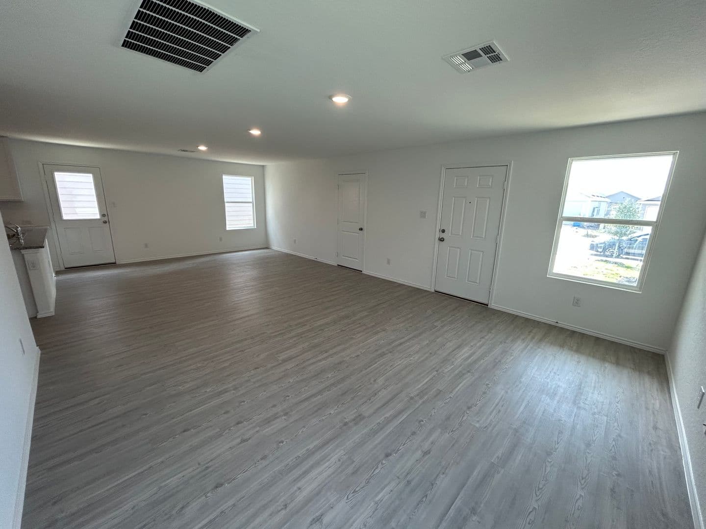 San Antonio House: 9947 Leeds Wheel
