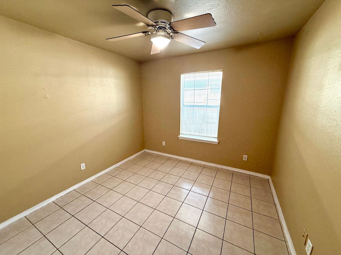 San Antonio House: 424 Amires Pl
