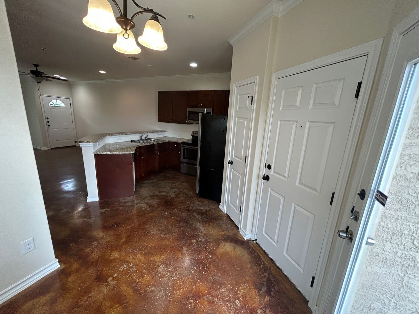 Universal City Apartment: 622 Meadow Arbor Lane