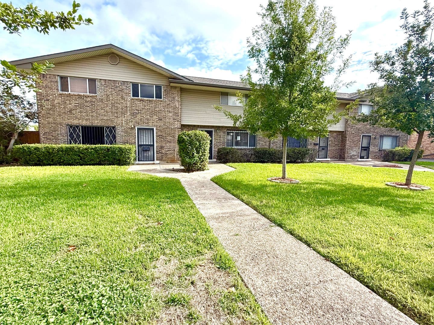 San Antonio House: 113 E Silver Sands