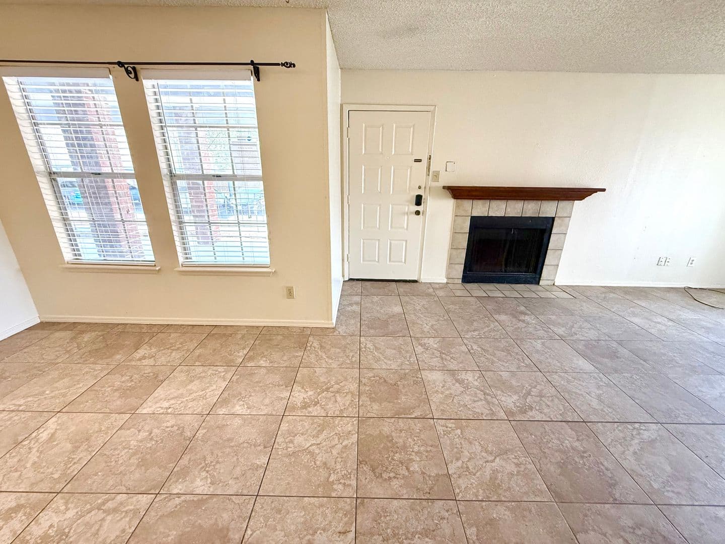 San Antonio House: 14343 Judson Rd APT 407