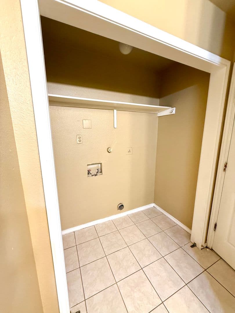 San Antonio House: 424 Amires Pl