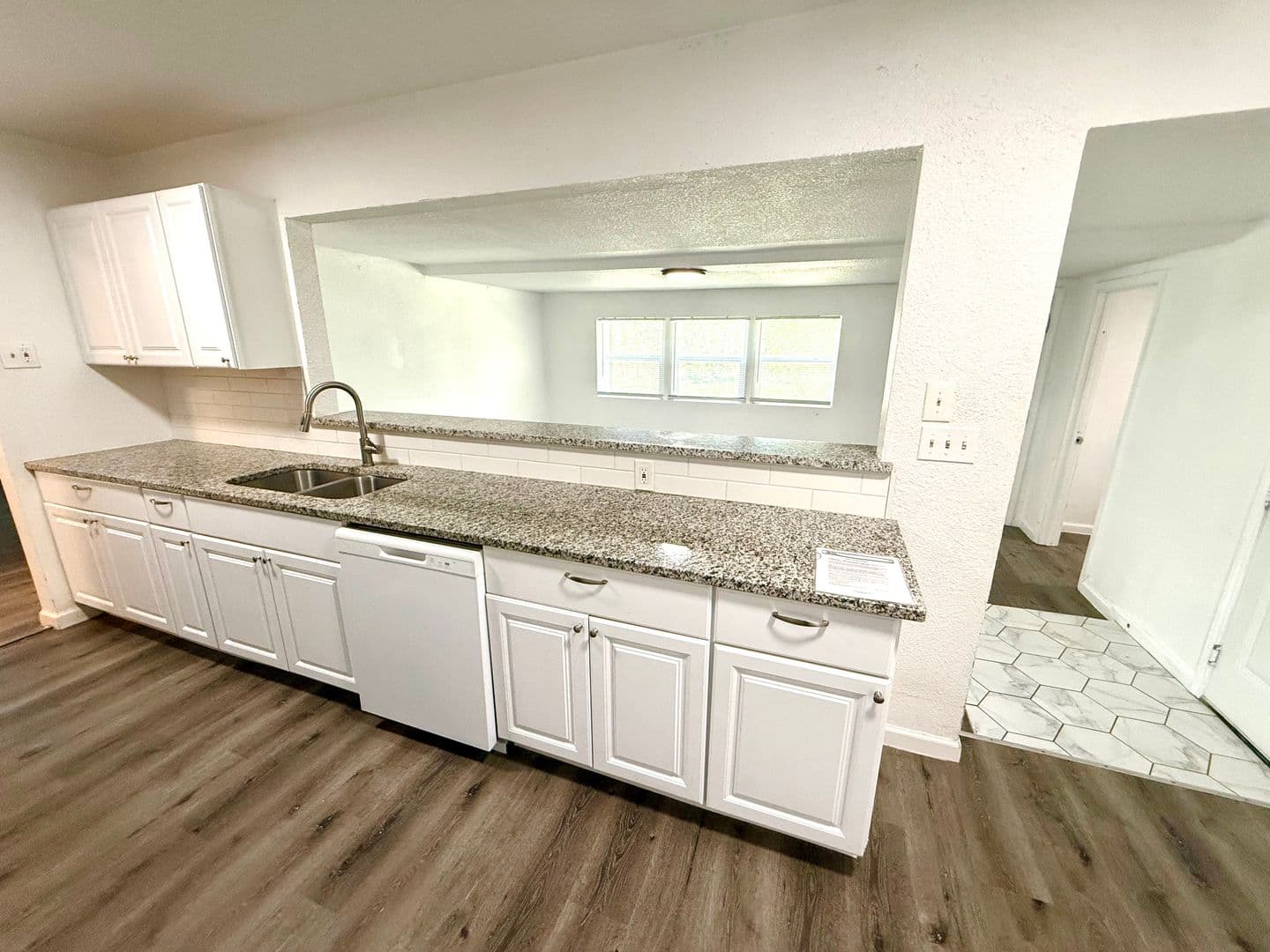 San Antonio House: 307 Hartline Dr