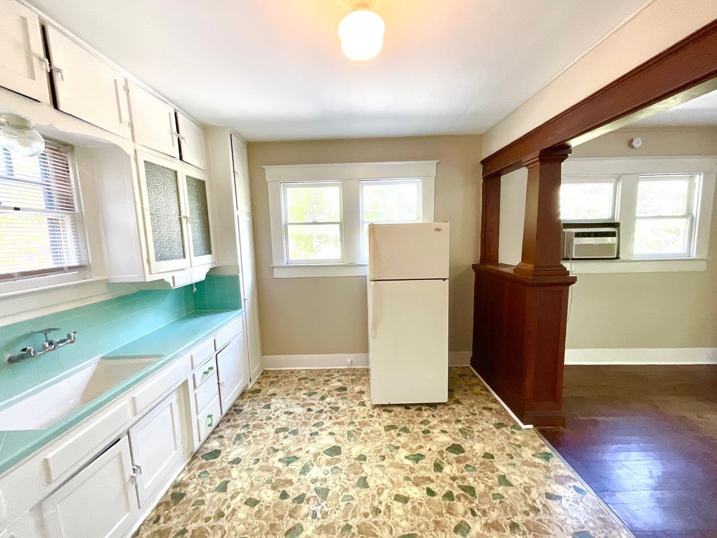 San Antonio Apartment: 810 W Magnolia Ave