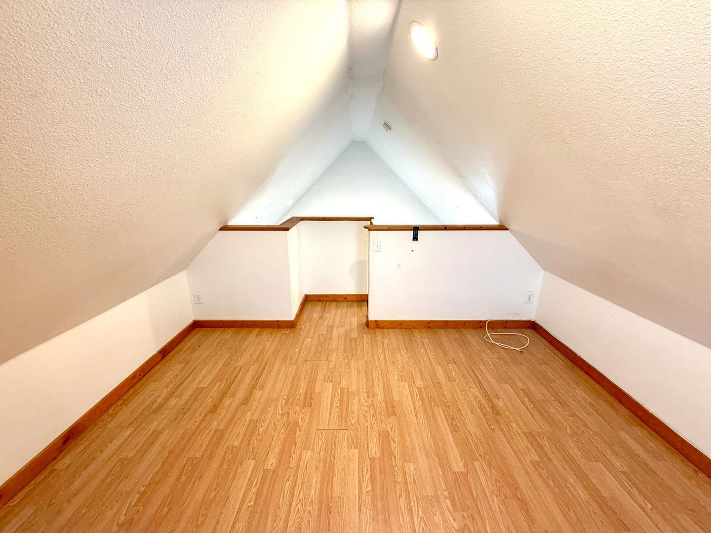 Floresville Apartment: 573 Texas 97
