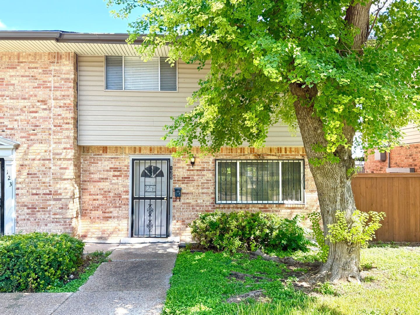 San Antonio House: 125 E Silver Sands Dr #125