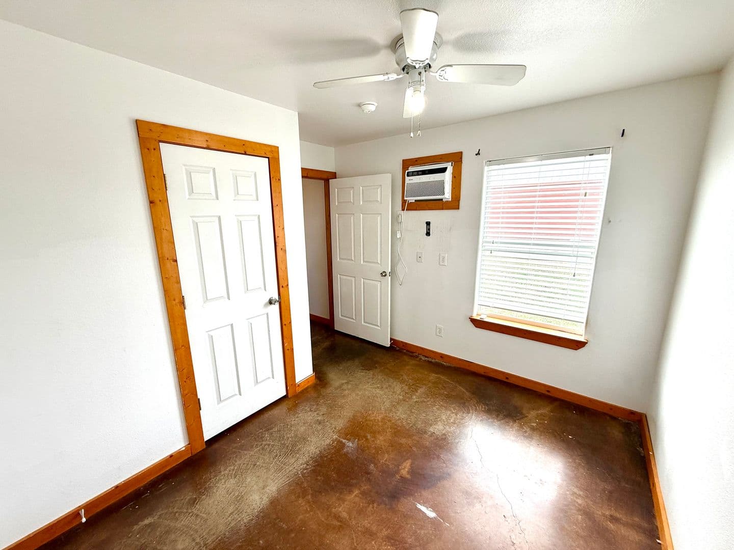 Floresville Apartment: 573 Texas 97