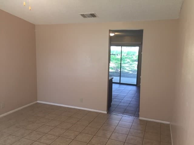 San Antonio House: 10563 Kinderhook