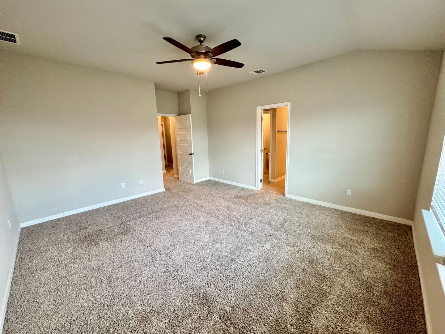 Cibolo House: 320 Goodfella Ave