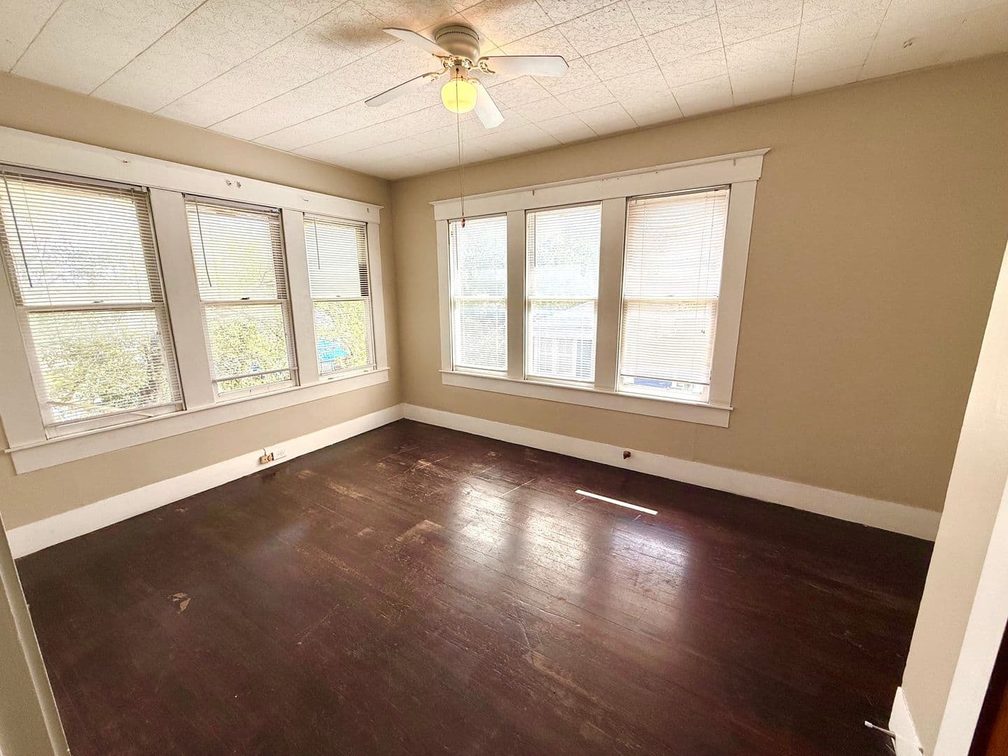 San Antonio Apartment: 810 W Magnolia Ave