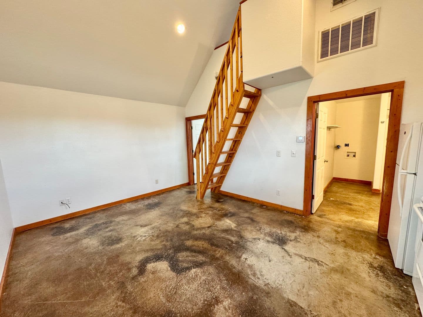 Floresville Apartment: 573 Texas 97