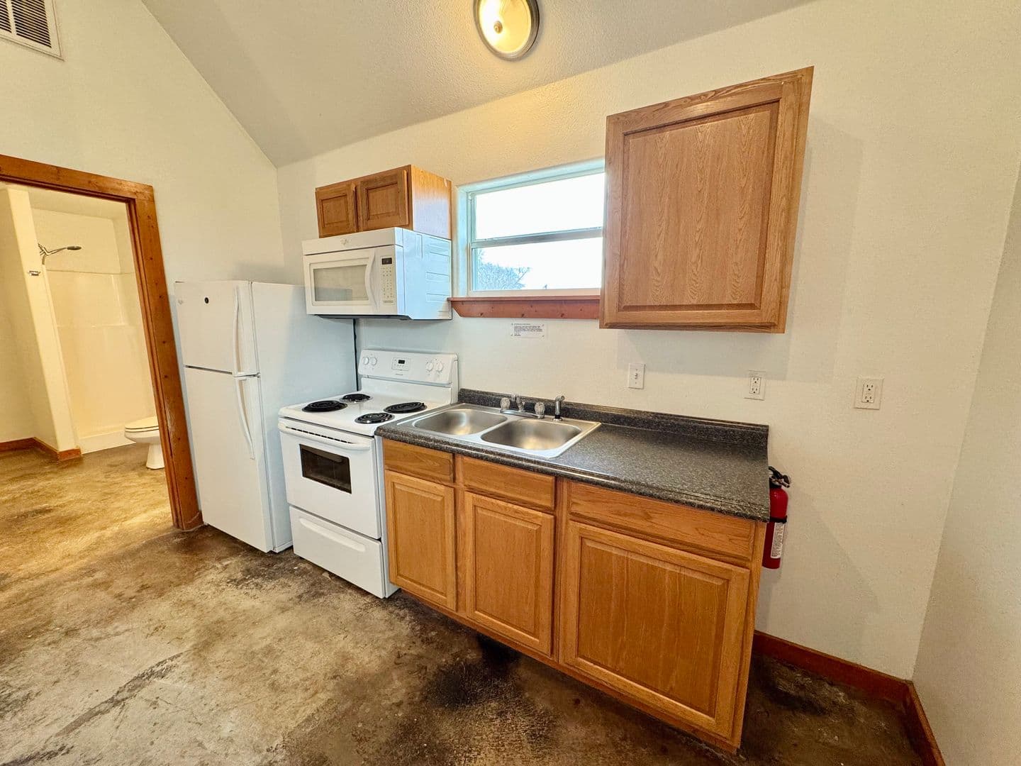 Floresville Apartment: 573 Texas 97
