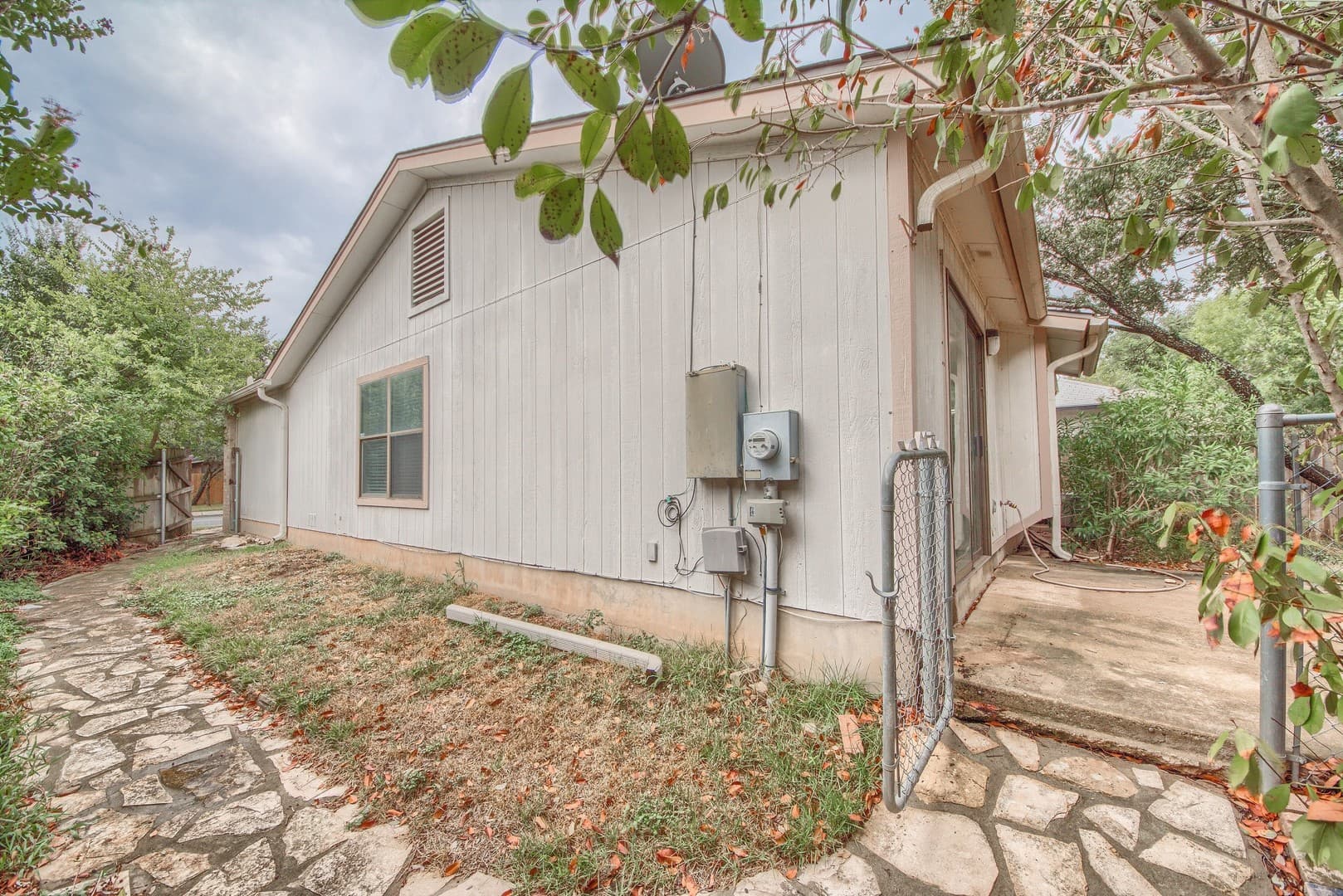 San Antonio House: 7611 Scenic Glade