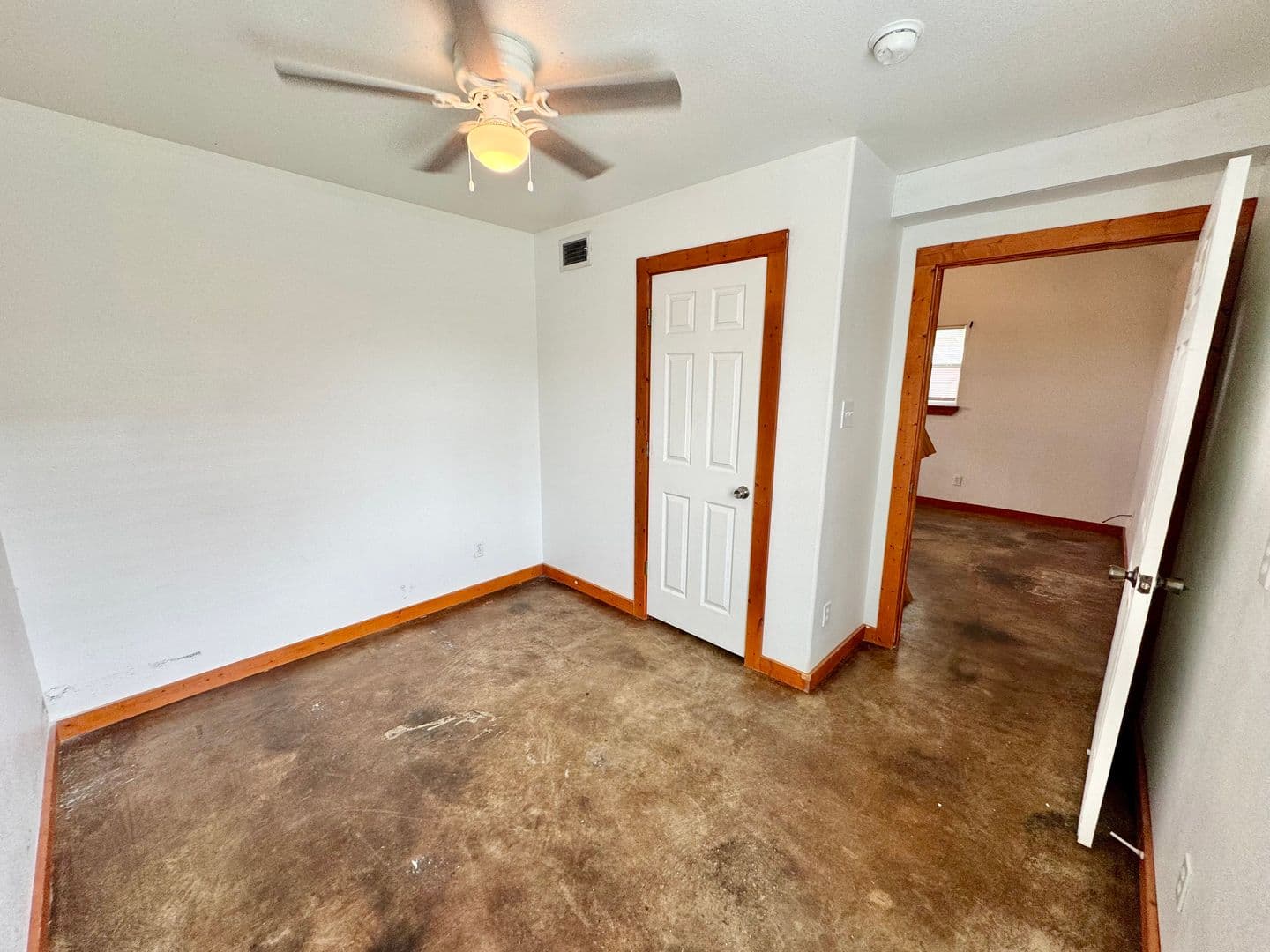 Floresville Apartment: 573 Texas 97