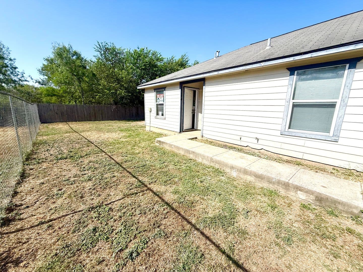San Antonio House: 424 Amires Pl