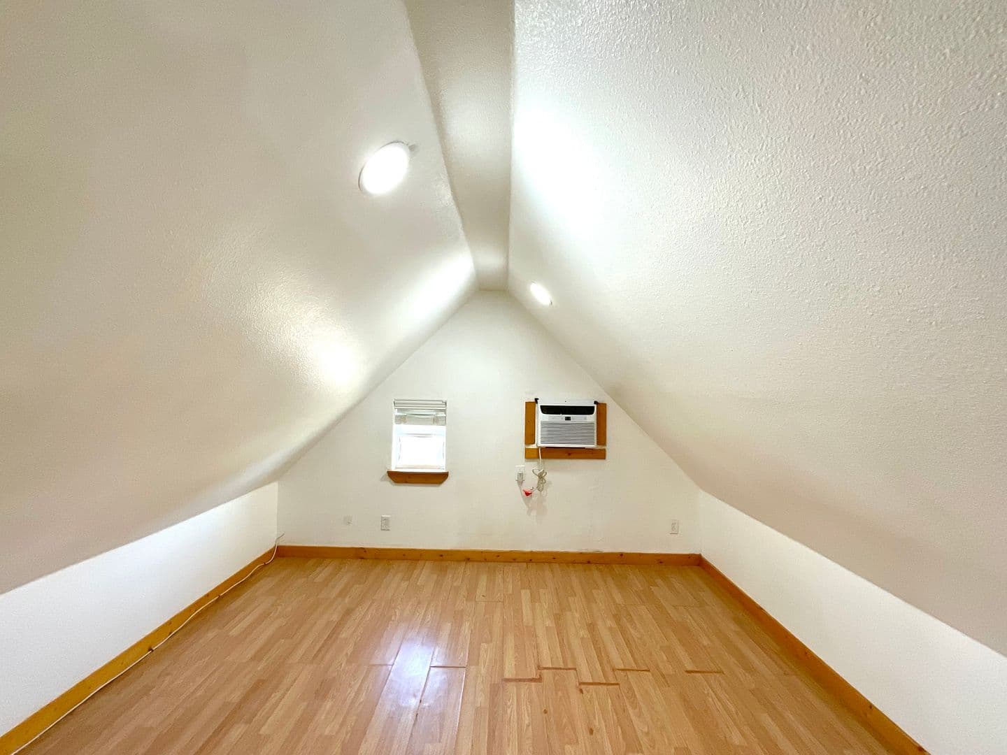 Floresville Apartment: 573 Texas 97