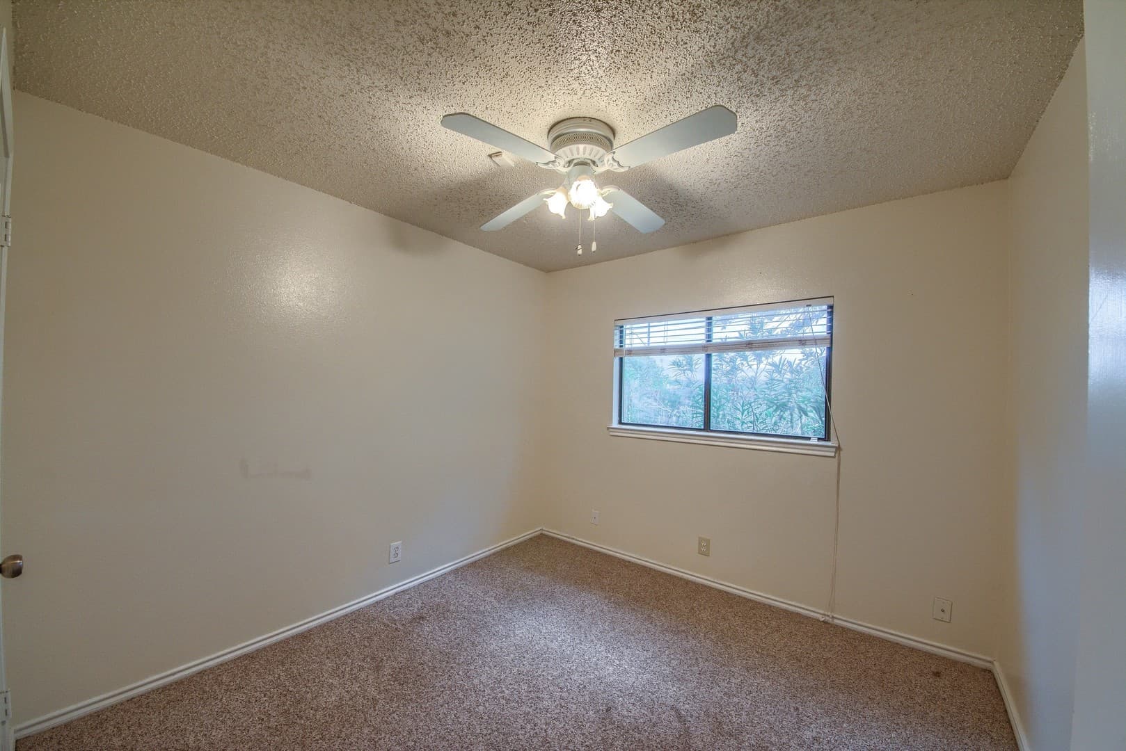 San Antonio House: 7611 Scenic Glade