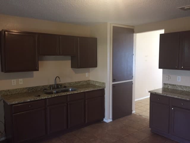 San Antonio House: 10563 Kinderhook