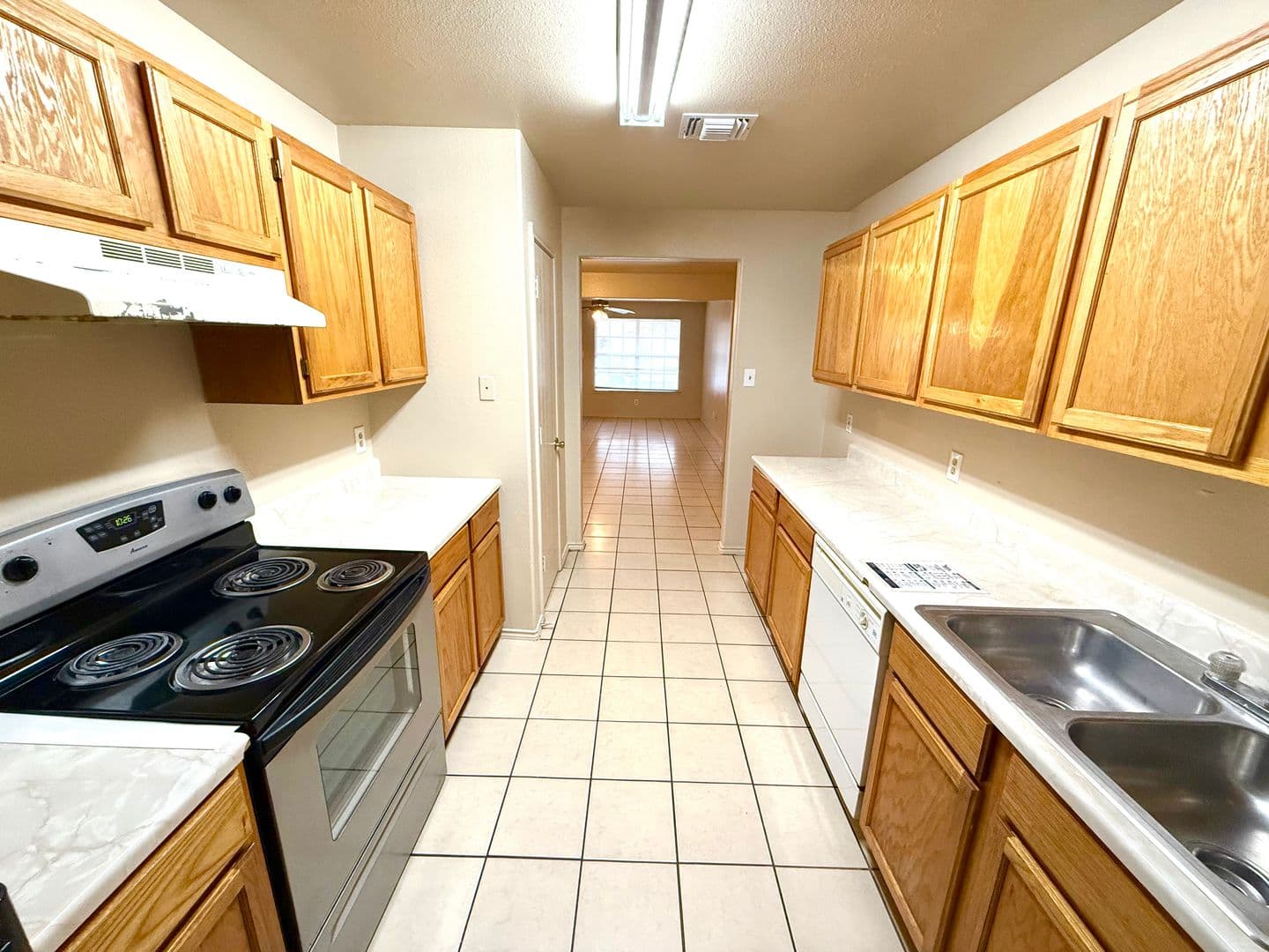 San Antonio House: 7568 Oak Chase