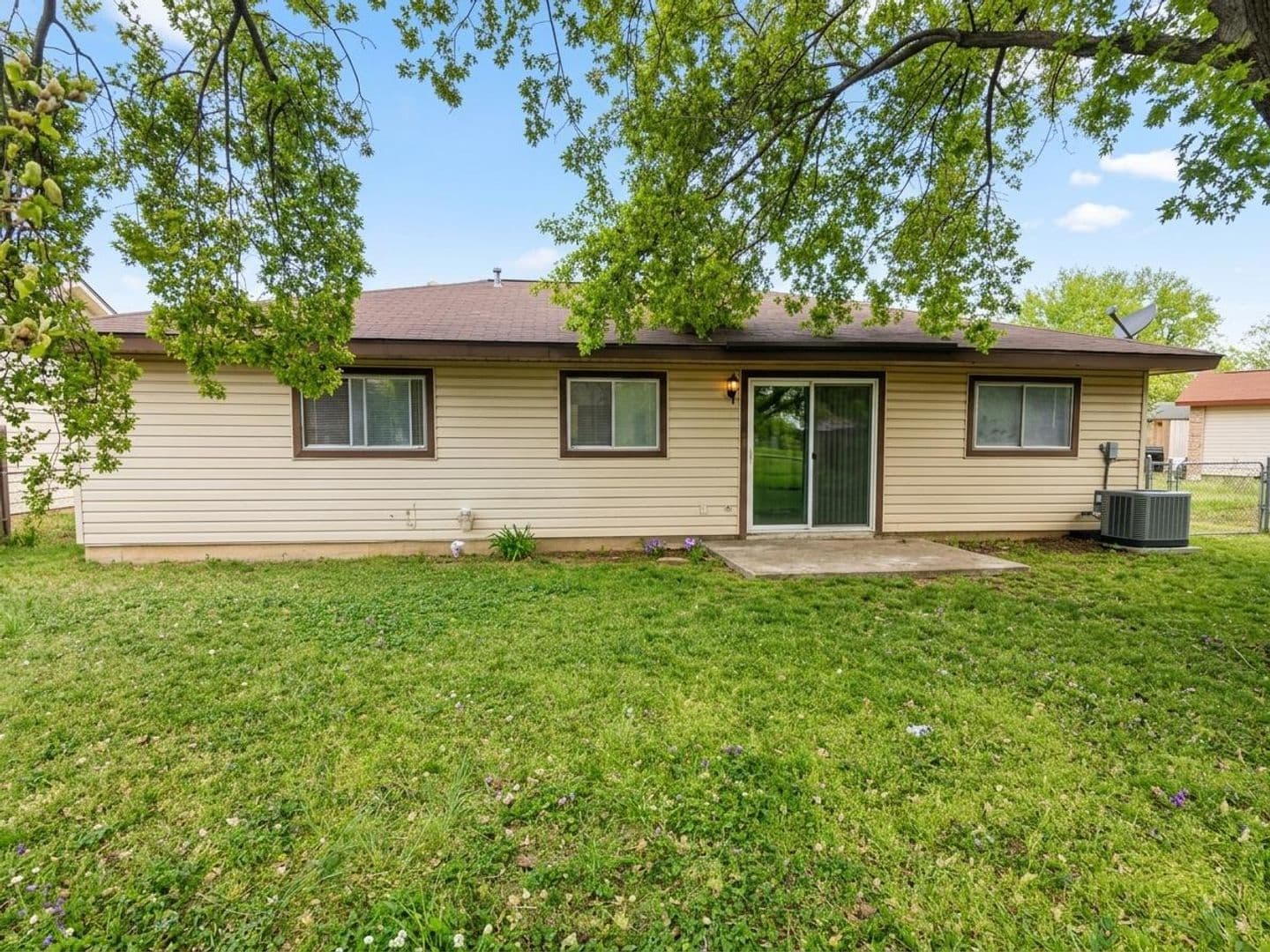 San Antonio House: 10610 Green Vista Street