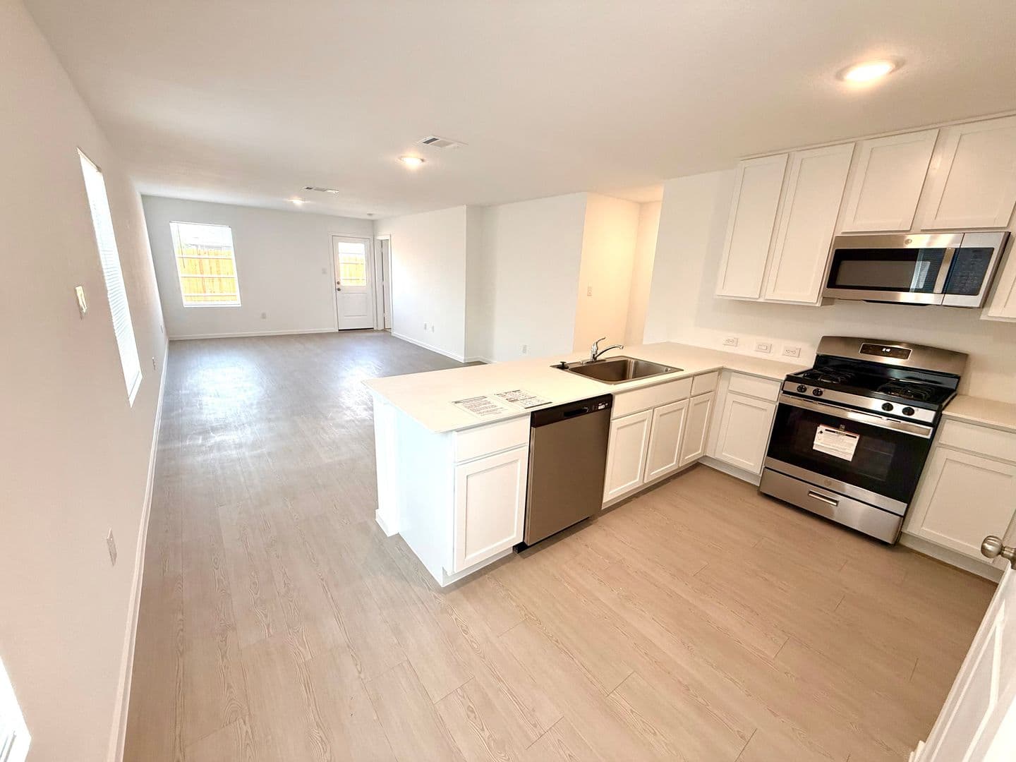 Elmendorf House: 14915 Mudstone Place