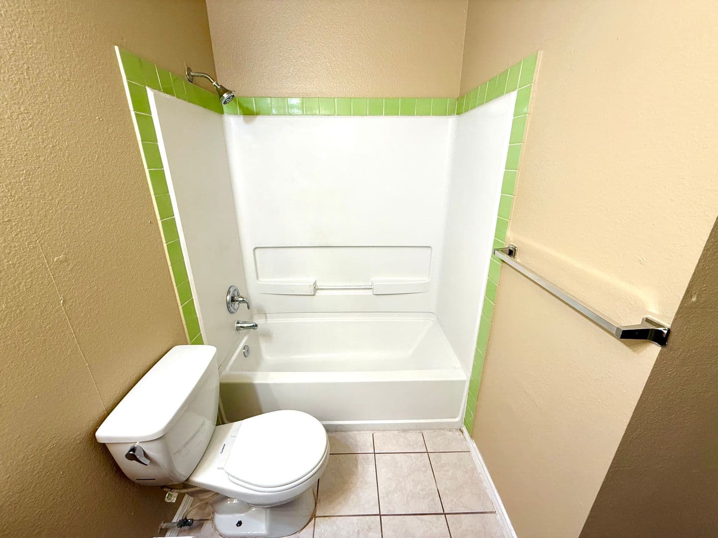 San Antonio House: 424 Amires Pl