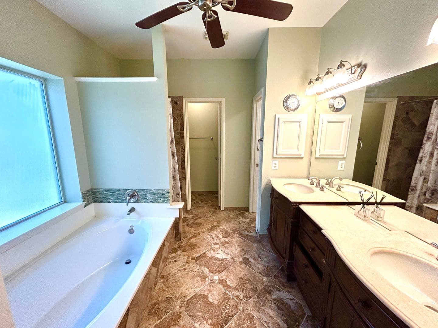 San Antonio House: 8807 Brae Ridge Drive