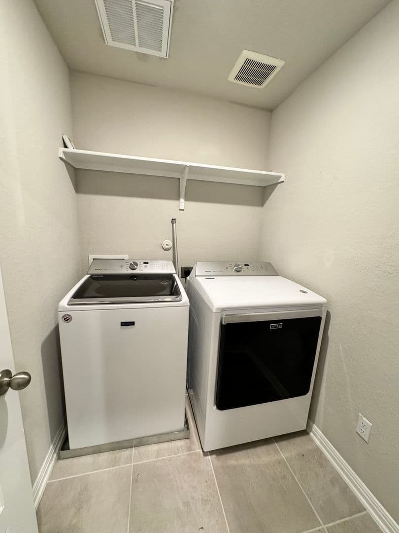 Cibolo House: 320 Goodfella Ave